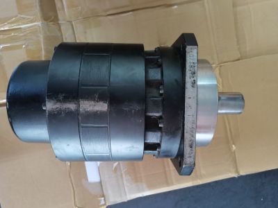 - AC SERVO MOTOR (UPH17Z 31-BI0)