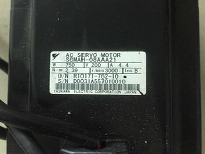 YASKAWA AC SERVO MOTOR (SGMAH-08AAA21)