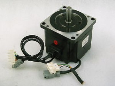 YASKAWA AC SERVO MOTOR (SGMPS-08ACA21)